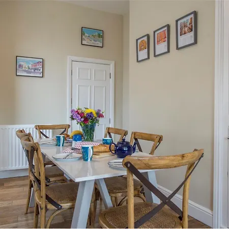 Holiday home Spencer House *